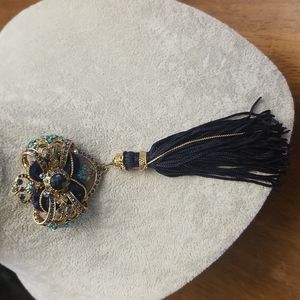 Stunning brooch